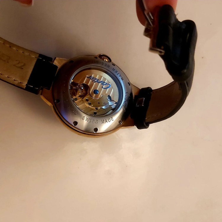جنسیت : مردانه نوع : عقربه ای برند : کارتیه⌚